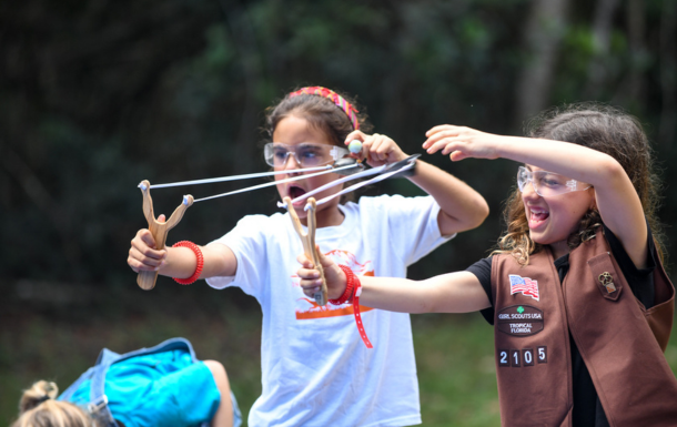 Volunteer with daisy girl scouts